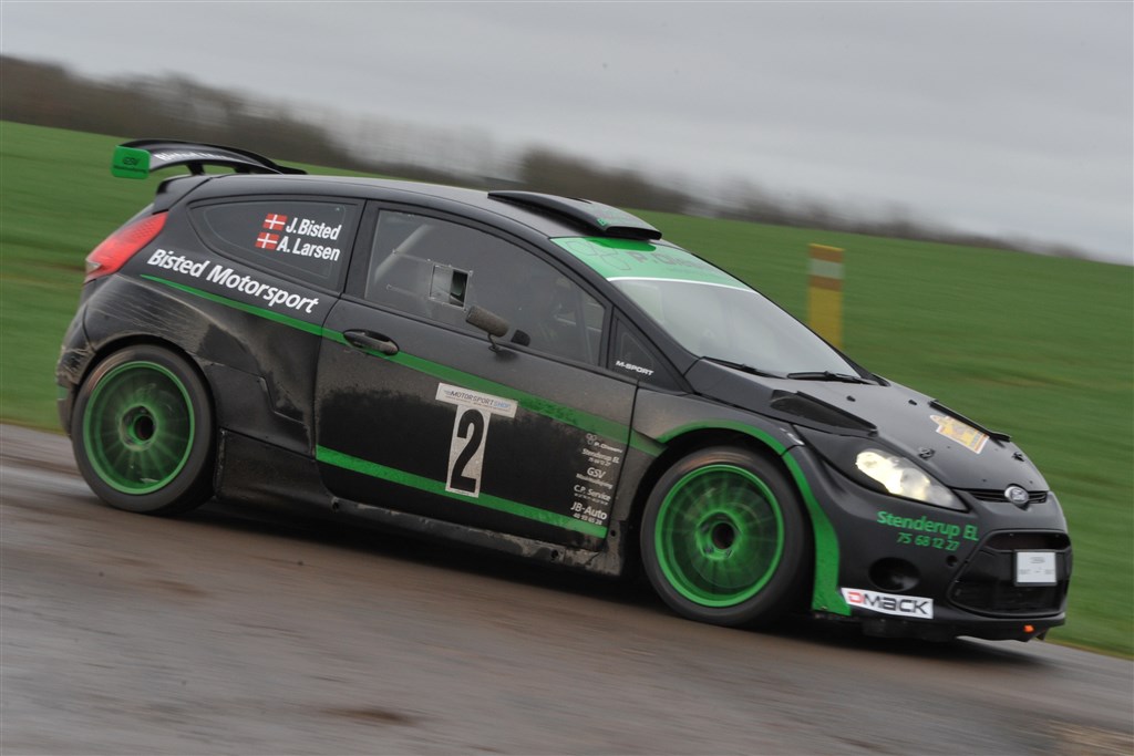 Jesper Bisted og Arly Larsen starter lørdag i Cimbern Rallye i Bisted Motorsports nye Ford Fiesta Super 2000